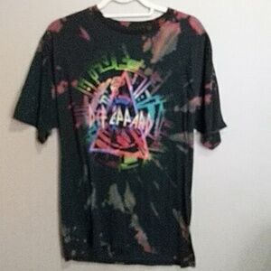 Graphic Tie Dye tshirt def leopard size medium